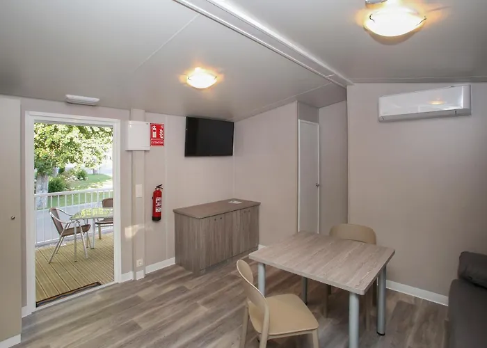 Y Mobil Homes Regio 캠프장