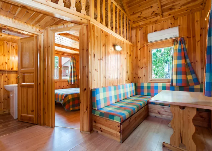 Y Mobil Homes Regio Parque de Campismo