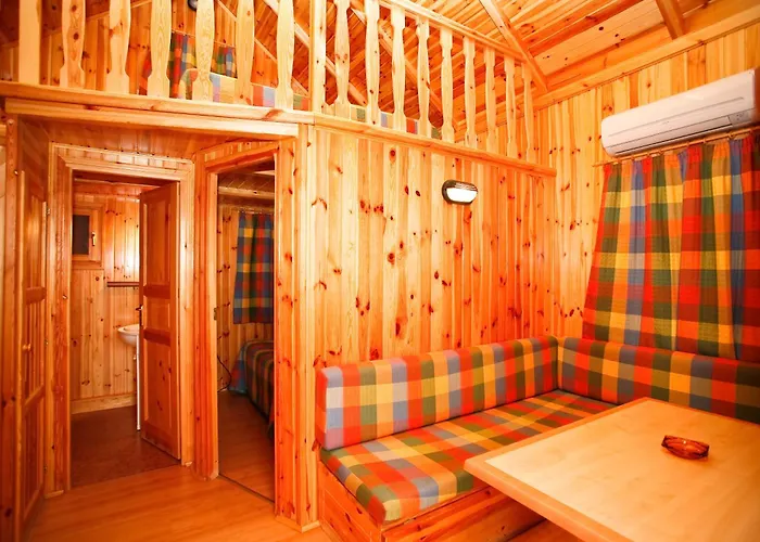 Y Mobil Homes Regio 캠프장