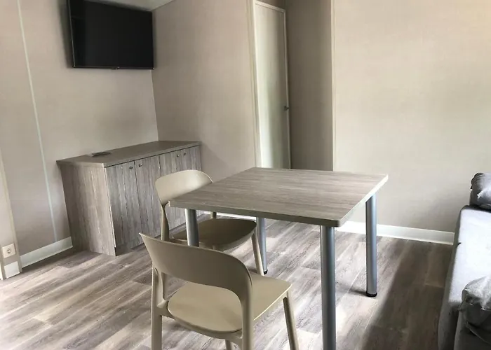 Y Mobil Homes Regio 4*